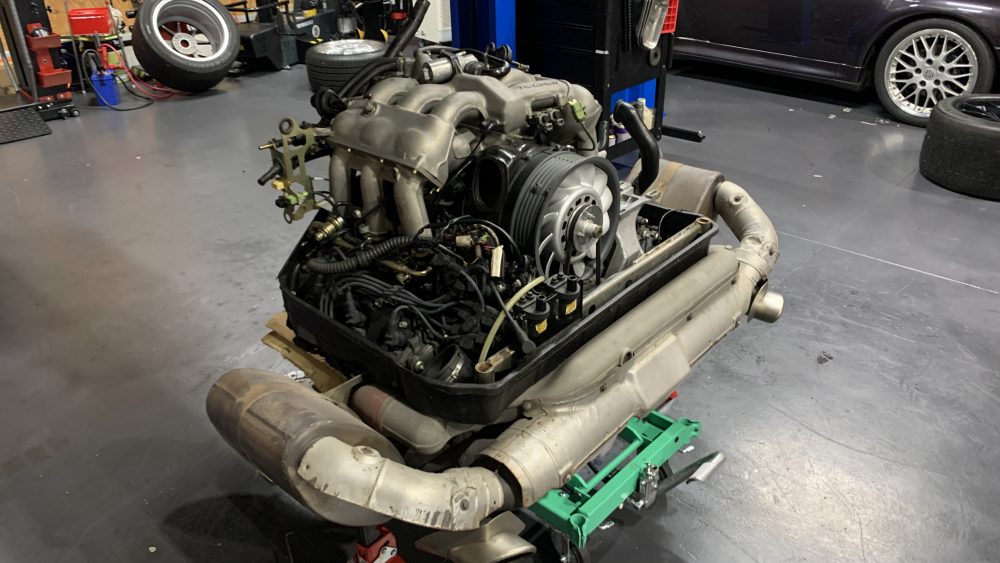 993RS エンジン取り外し