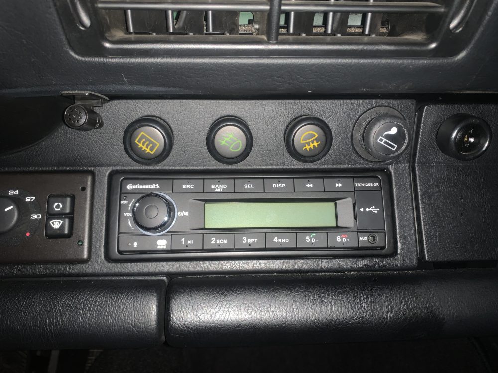 continental製 オーディオ取り付け for 964